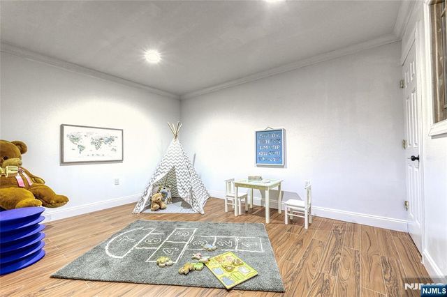 91 Chestnut Ridge Road, Saddle River, NJ 07458