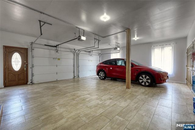 91 Chestnut Ridge Road, Saddle River, NJ 07458