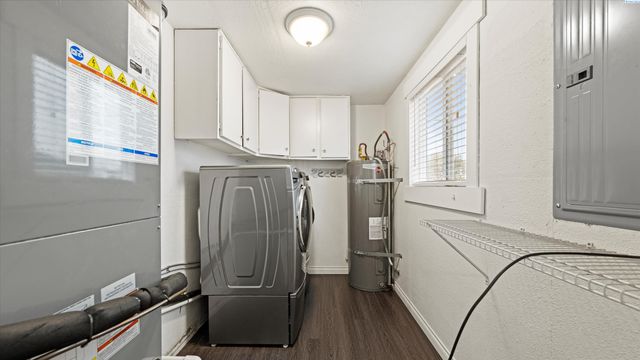 1922 Highland Dr, Prosser, WA 99350