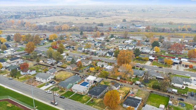 1922 Highland Dr, Prosser, WA 99350