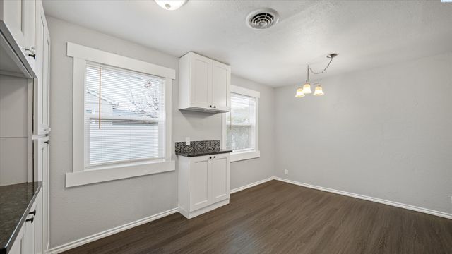 1922 Highland Dr, Prosser, WA 99350