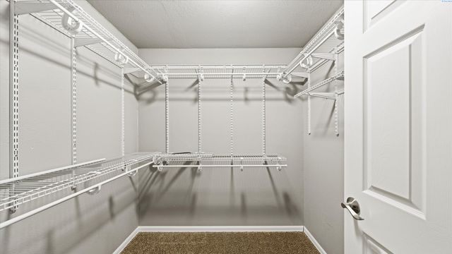 1922 Highland Dr, Prosser, WA 99350