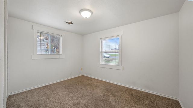 1922 Highland Dr, Prosser, WA 99350