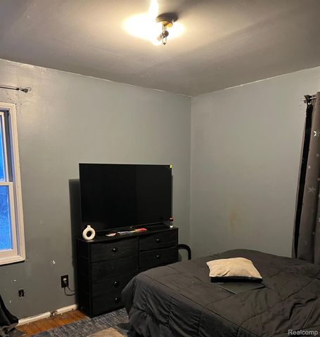 15709 FAIRMOUNT Drive, Detroit, MI 48205