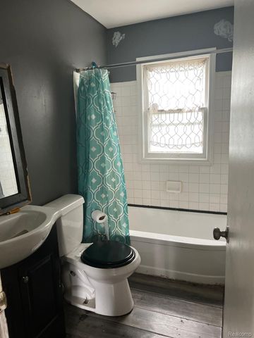 15709 FAIRMOUNT Drive, Detroit, MI 48205