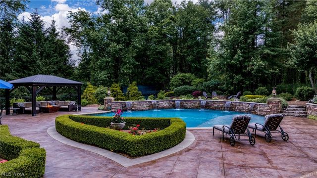 17221 Sagamore Road, Walton Hills, OH 44146