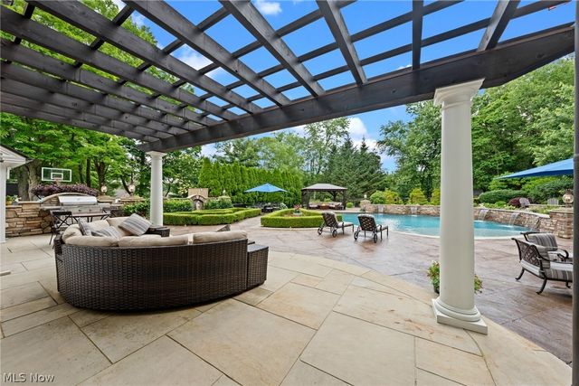 17221 Sagamore Road, Walton Hills, OH 44146