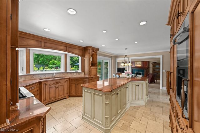 17221 Sagamore Road, Walton Hills, OH 44146