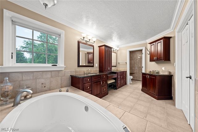 17221 Sagamore Road, Walton Hills, OH 44146