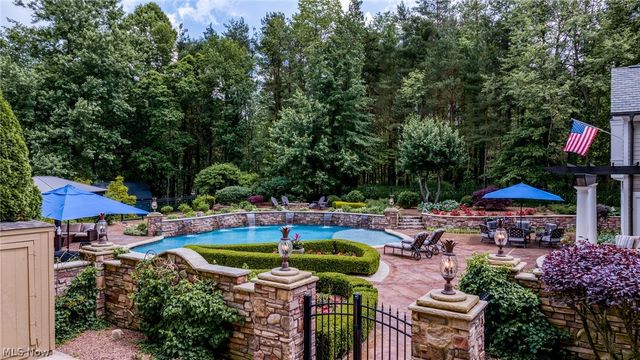 17221 Sagamore Road, Walton Hills, OH 44146
