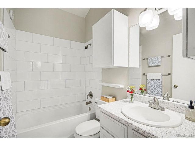 828 Summer Dr, Highlands Ranch, CO 80126