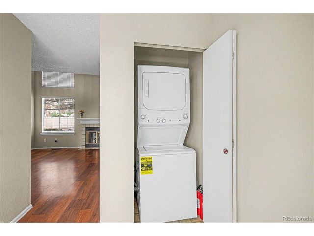 828 Summer Dr, Highlands Ranch, CO 80126