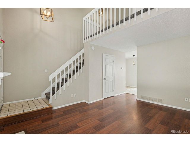 828 Summer Dr, Highlands Ranch, CO 80126