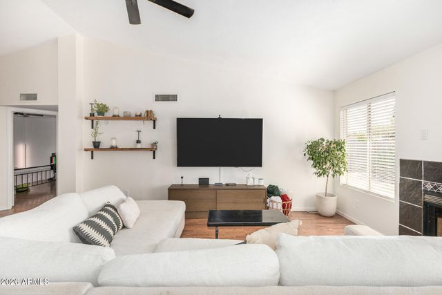 3123 W IRMA Lane, Phoenix, AZ 85027