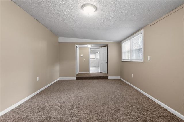 701 W Jones Street, Independence, MO 64052