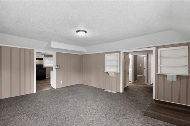 701 W Jones Street, Independence, MO 64052