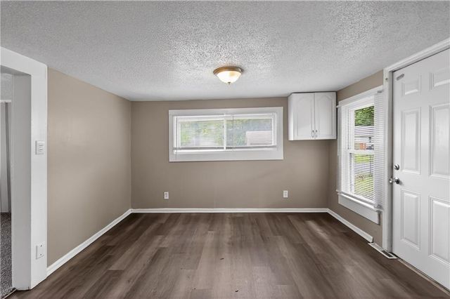 701 W Jones Street, Independence, MO 64052