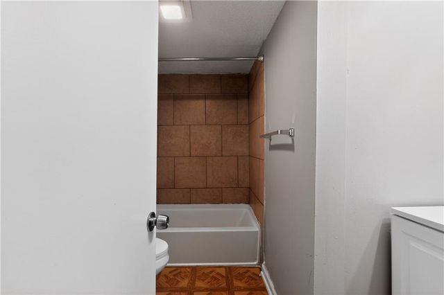 701 W Jones Street, Independence, MO 64052
