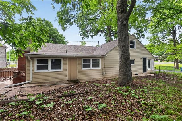 701 W Jones Street, Independence, MO 64052