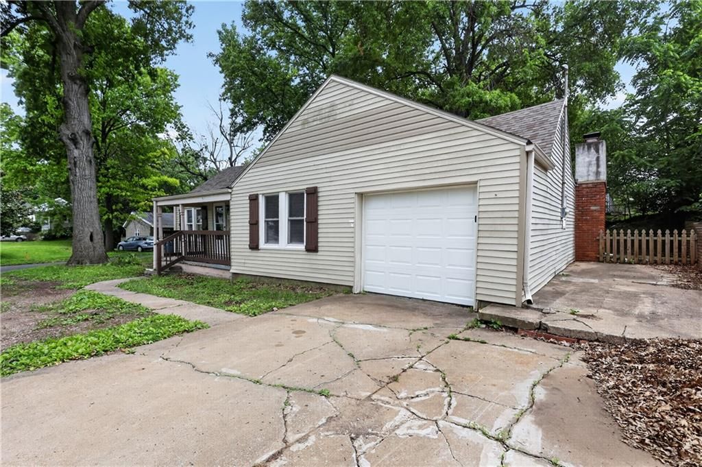 701 W Jones Street, Independence, MO 64052