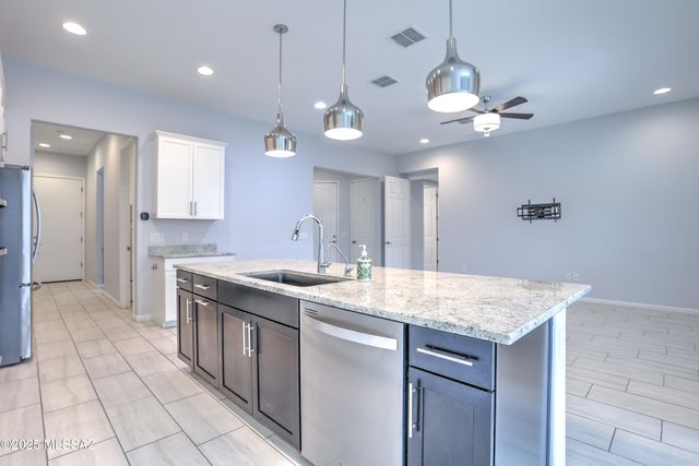 13213 Chiracahua Peak Drive, Oro Valley, AZ 85755