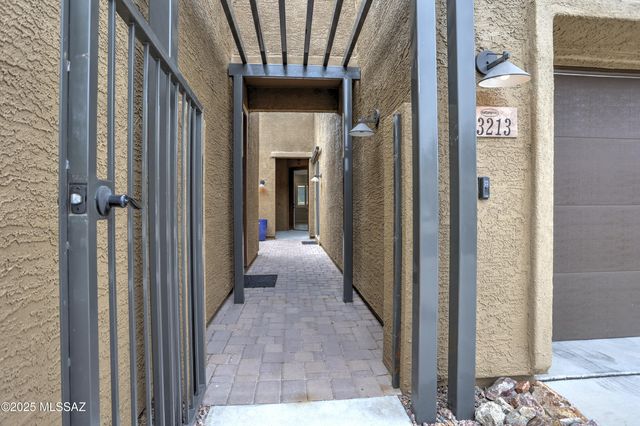 13213 Chiracahua Peak Drive, Oro Valley, AZ 85755