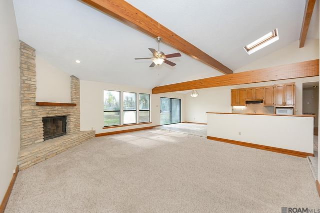 10453 Shadowlake Dr, Geismar, LA 70734