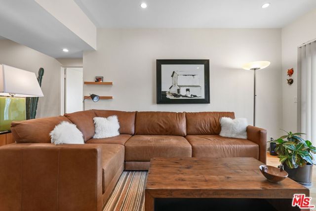 8160 Manitoba Street 113, Playa Del Rey (los Angeles), CA 90293