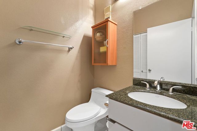 8160 Manitoba Street 113, Playa Del Rey (los Angeles), CA 90293
