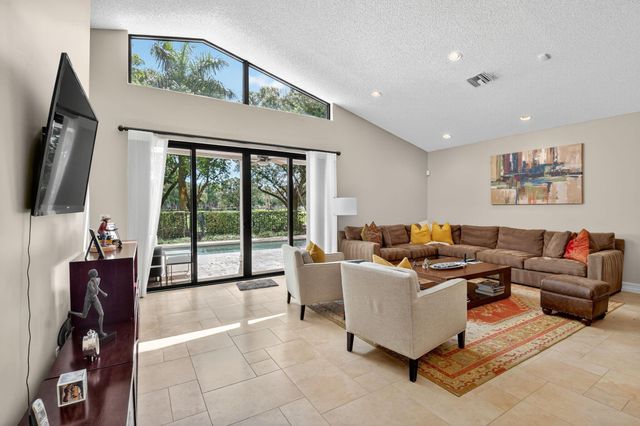 5850 NW 21st Avenue, Boca Raton, FL 33496