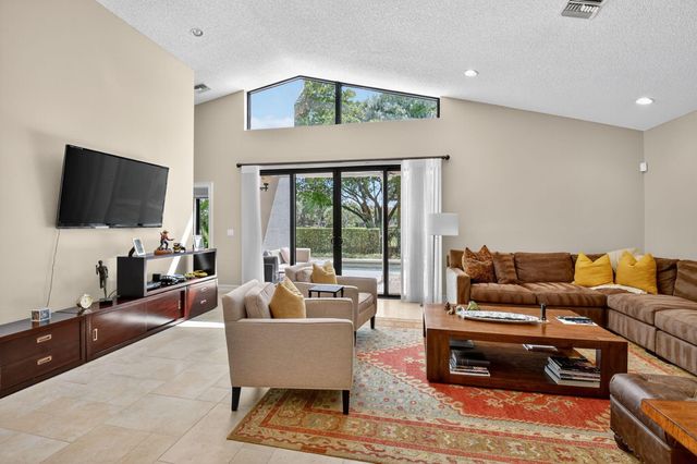 5850 NW 21st Avenue, Boca Raton, FL 33496