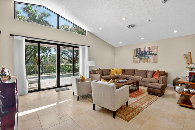 5850 NW 21st Avenue, Boca Raton, FL 33496