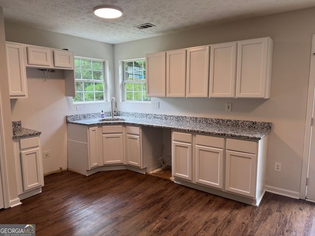 454 Old Tree Drive, Jackson, GA 30233