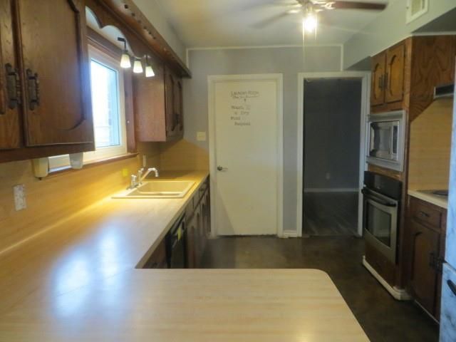 1602 Bellaire Boulevard, Alvin, TX 77511