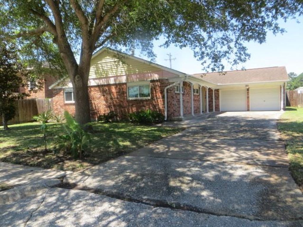 1602 Bellaire Boulevard, Alvin, TX 77511