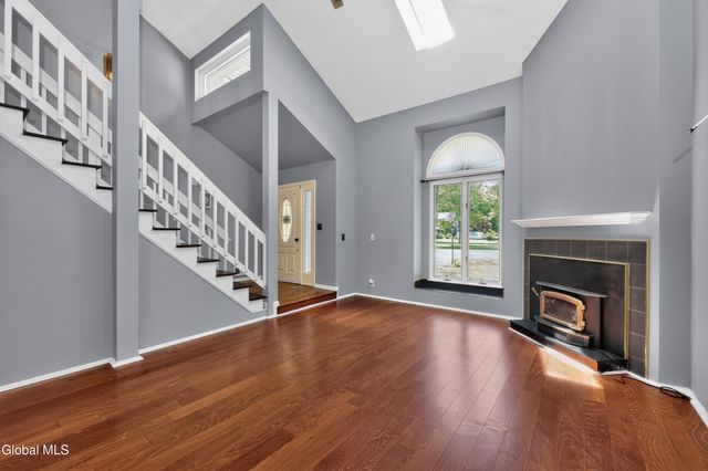 15 Arbor Lane, Clifton Park, NY 12065