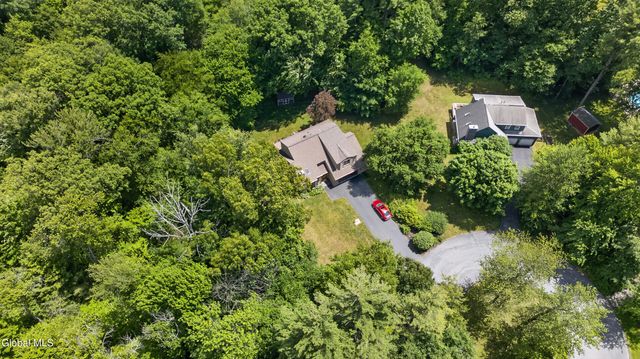 15 Arbor Lane, Clifton Park, NY 12065