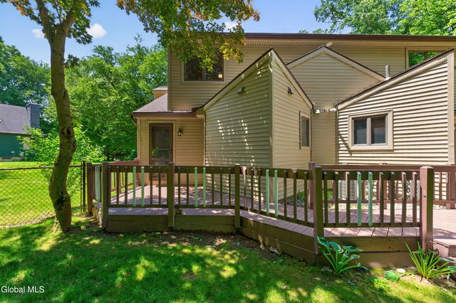 15 Arbor Lane, Clifton Park, NY 12065