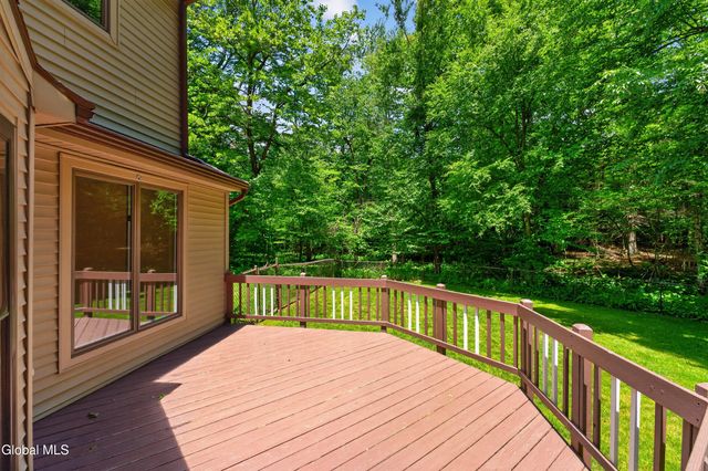 15 Arbor Lane, Clifton Park, NY 12065