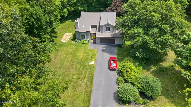 15 Arbor Lane, Clifton Park, NY 12065