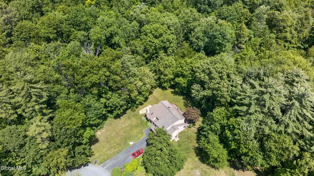 15 Arbor Lane, Clifton Park, NY 12065
