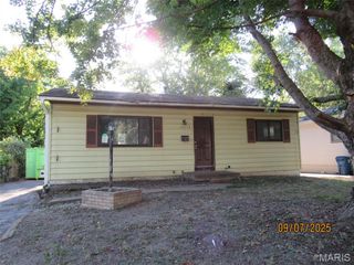 10552 Earl Drive, St Louis, MO 63136
