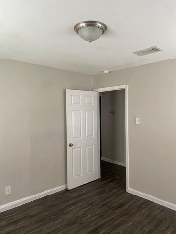 2405 Jennings Avenue, Dallas, TX 75216