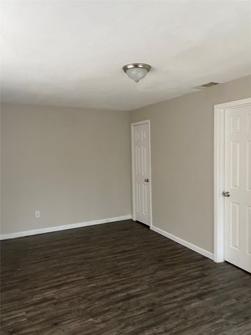 2405 Jennings Avenue, Dallas, TX 75216