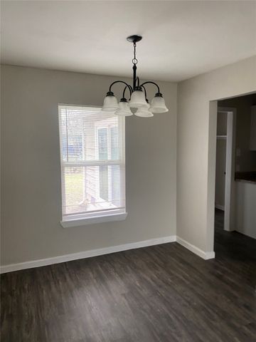 2405 Jennings Avenue, Dallas, TX 75216