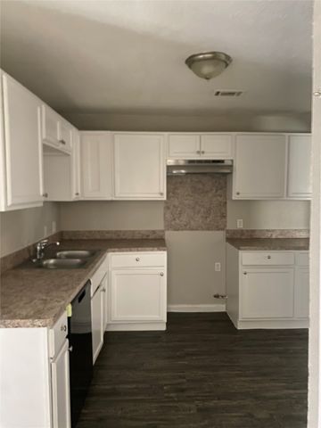 2405 Jennings Avenue, Dallas, TX 75216