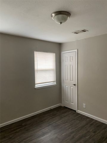 2405 Jennings Avenue, Dallas, TX 75216