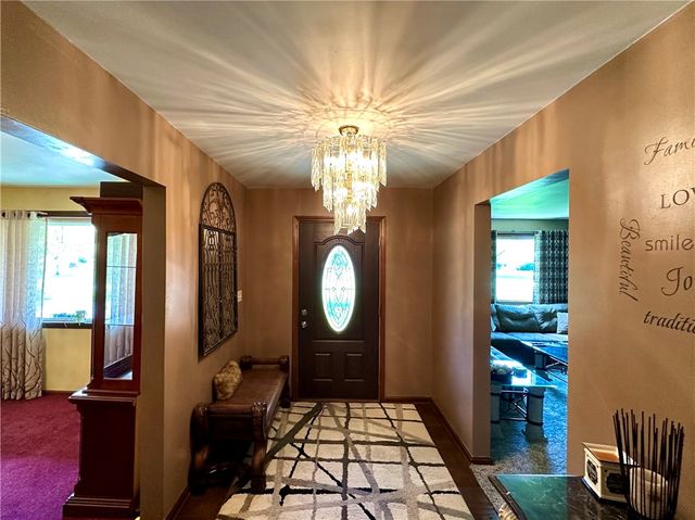 3442 Carmela Dr, Neshannock Twp, PA 16105