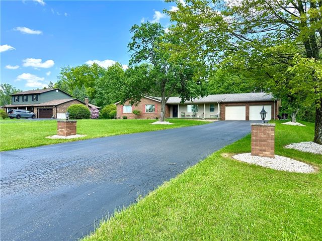 3442 Carmela Dr, Neshannock Twp, PA 16105