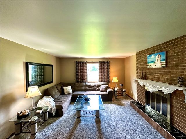 3442 Carmela Dr, Neshannock Twp, PA 16105